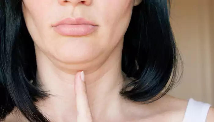 Beauty hacks ! Here’s exactly how to camouflage your double chin with makeup