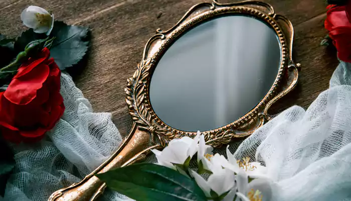 5 Ancient Superstitions That Are Connected To Mirrors